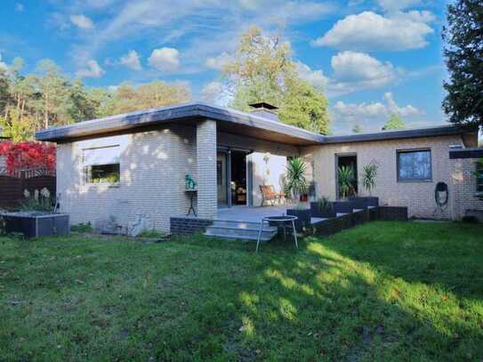 Viel Platz: Bungalow mit großem Garten in naturnaher Lage