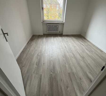 Und wann ziehen Sie zu uns? Drei Zimmer mit Balkon!