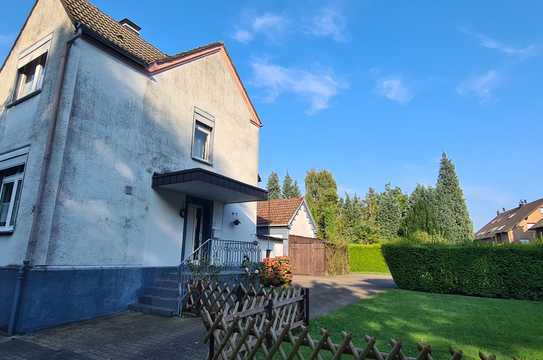 Doppelhaushälfte mit Nebengebäude und großem Garten in Recklinghausen-Suderwich