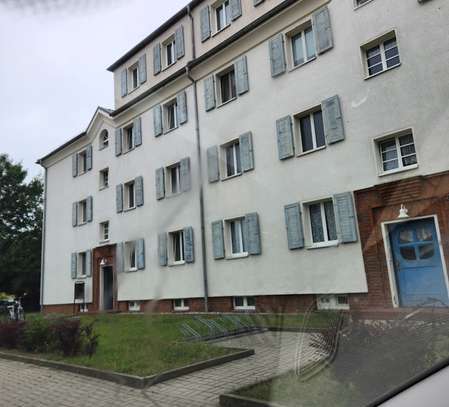 hübsche kleine 3 Zimmerwohnung, sofort bezugsfähig zu vermieten - auf Wunsch auch mit Einbauküche