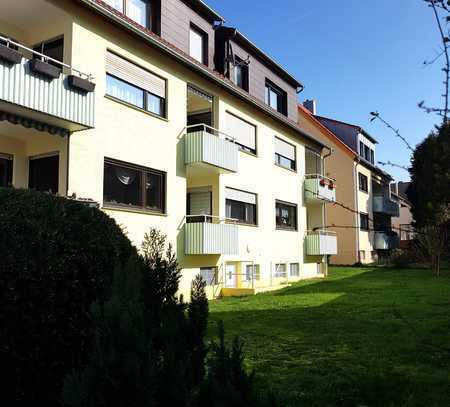 Vollständig renovierte möblierte Wohnung mit Loggia ,Parkplatz in Ludwigsburg / Erstb