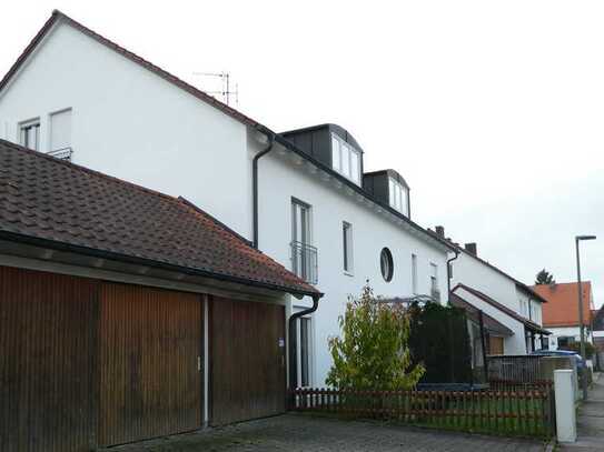 Stilvolle 4-Zimmer-Dachgeschosswohnung mit gehobener Innenausstattung mit Balkon in Bergkirchen