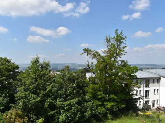 Aufzug: Barrierefreie 4-Zimmer-Whg. (1.Obergeschoss) – Balkon, Garage – ruhig und naturnah gelegen