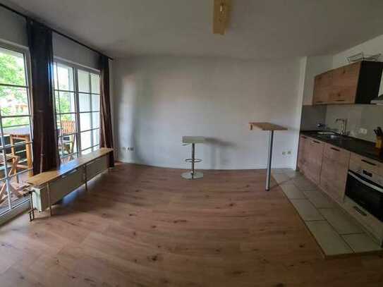 September 2023 renoviertes 1-Zimmer Apartment mit EBK+Balkon und teilmöbliert in Düsseldorf Eller