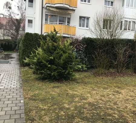 helle und ruhige 3 - Zimmer im Rückgebäude mit Blick in den begrünten Innenhof