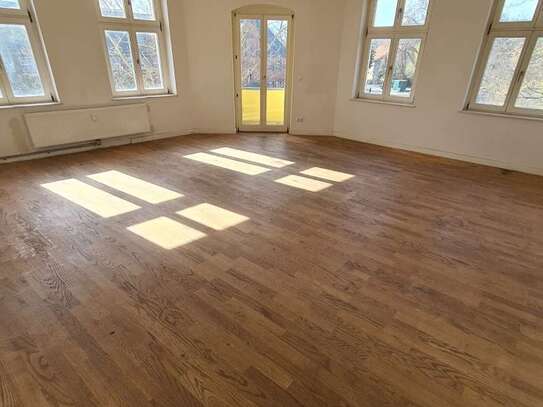 Wohntraum verwirklicht: Modernisierte, lichtdurchflutete 3-Zimmer-Wohnung