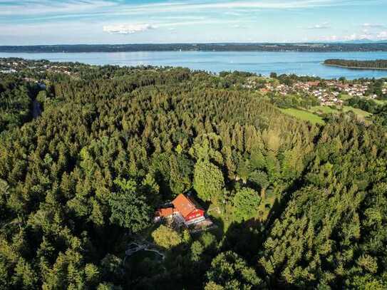 Mitten in der Natur: Exklusive Landhausvilla am Starnberger See in Alleinlage