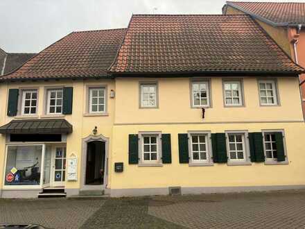 Exklusive, gepflegte 2-Zimmer-Dachgeschosswohnung in Gau-Odernheim