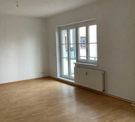 Ihre Traumwohnung mit 2 Bädern und einen s/w Balkon wartet auf Sie !