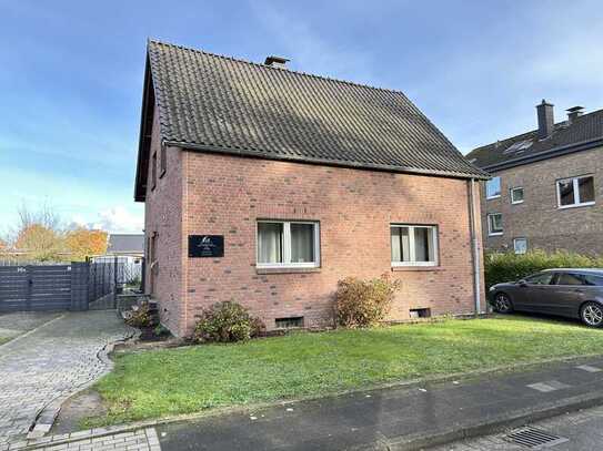 Mehrgenerationen Haus mit großem Garten und Stellflächen