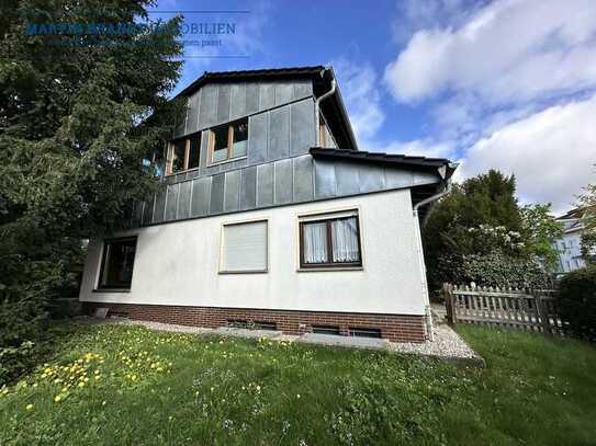 Großzügiges Architektenhaus mit Einliegerwohnung, Garten 
+ Garage in zentraler Wohnlage von Idstei