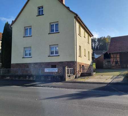 AS-Immobilien.com+++ Zwei-Familienhaus mit Scheune und Nebengebäude in Wächtersbach-Aufenau