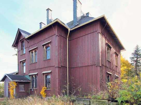 Idyllisch im Erzgebirge: Gestaltbares MFH mit 2 Wohneinheiten und 1 Gewerbeeinheit in Altenberg