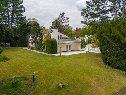 Denkmalgeschützes Anwesen in Alt-Hahnwald