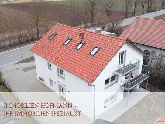 *** Helle Dachgeschosswohnung mit Balkon ***