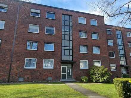 Große, helle 3,5 Zimmer-Whg. mit Balkon !