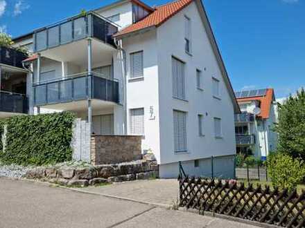 Neuwertige 2,5-Raum-Wohnung mit Balkon und Einbauküche in Gaildorf