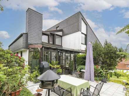 Geräumige Villa mit Blick über Bad Sachsa, einer Einliegerwohnung und Gewerbeeinheit