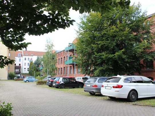 Außenstellplatz in zentraler Lage zu vermieten!