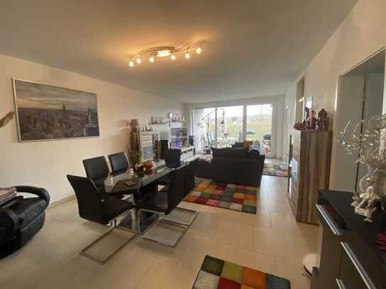 Moderne und hochwertige 3-Zimmer-Wohnung mit Einbauküche!