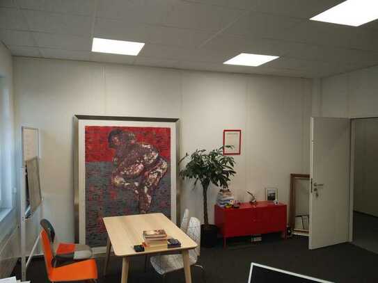 Moderner Büroraum | Sehr gute Lage | ab ca. 30 - 100 m² € 600,- inkl. Parkplatz und Nebenkosten