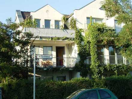 Bezugsfrei: Sonnige Wohnung in Stadtvilla mit Südbalkon