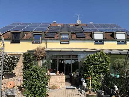 Reihenmittelhaus mit Luftwärmepumpe und PV-Anlage in Hilgertshausen-Tandern! Provisionsfrei!