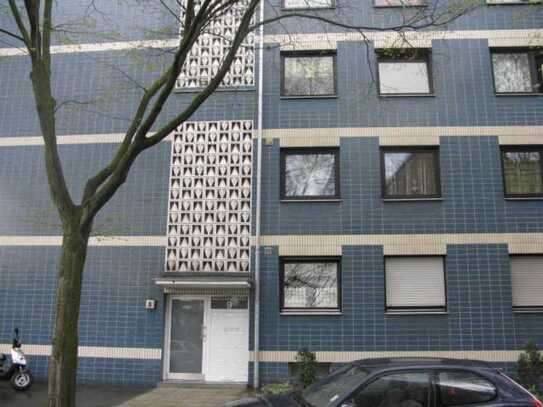 Schöne und gepflegte 2-Raum-Wohnung mit Balkon in Duisburg