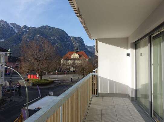 Erstbezug mit Westbalkon und Bergblick: Zentrale 2-Zimmer-Wohnung in Garmisch-Partenkirchen