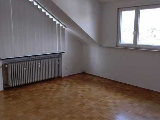 Freundliche 2-Zimmer-Dachgeschosswohnung mit EBK in Villingen-Schwenningen