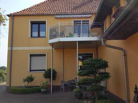 Schöne, modernisierte 3 1/2-Zimmer-Wohnung mit W-Balkon und EBK in Neustadt OT Othg.