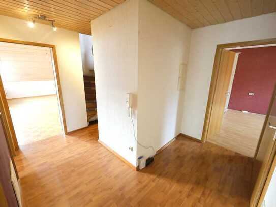 Haus im Haus – attraktive 5-Zimmer-DG-Maisonette-Wohnung nähe Blüba und Klinikum