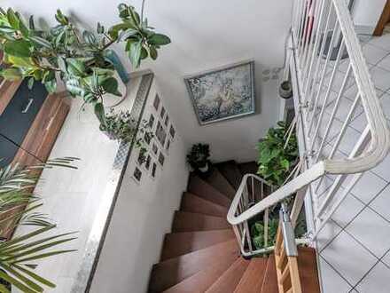 Exklusive, gepflegte 4-Zimmer-Maisonette-Wohnung mit Balkon und EBK in Pforzheim