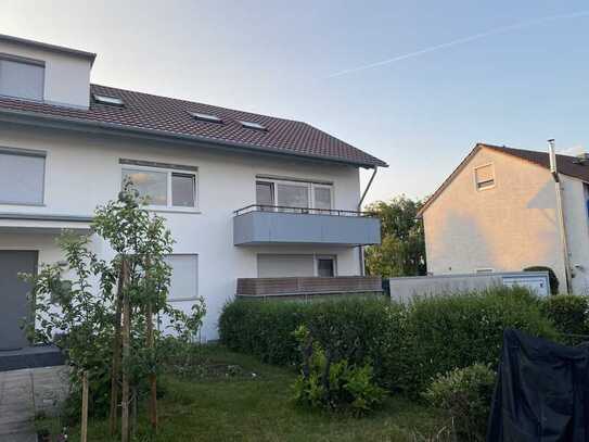 Sanierte 3-Zi.-Hochparterre Wohnung mit Balkon in Neckartenzlingen