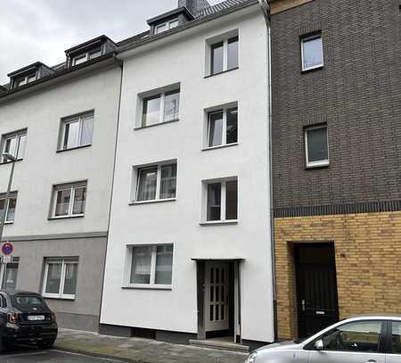 komplett sanierte 2-Zimmer-Wohnung mit gehobener Innenausstattung mit Balkon in Duisburg-Duissern