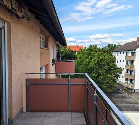 Heimwerker aufgepasst: Schöne Maisonette-Wohnung mit Dachterrasse und Balkon!
