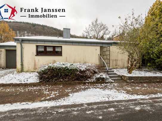 Freistehendes Einfamilienhaus mit Einliegerwohnung in Müllenborn