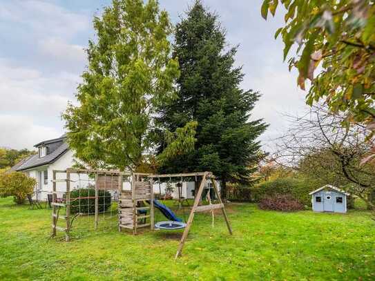 Freistehendes Einfamilienhaus mit großem Garten