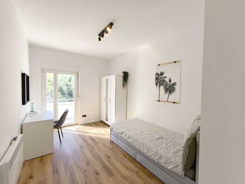                                                               Zentral aber ruhig wohnen + eigener Balkon! 4er Herren-WG                                                       in Steinbühl (Nürnberg)
