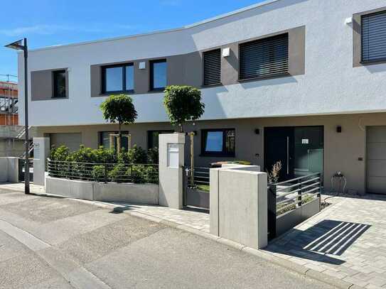 WestTwins« DHH | 153m² Wohnfläche auf 2 Ebenen | KfW55 | 322m² Grundstück | Terrasse und Loggia