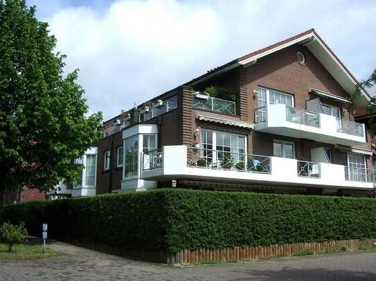 Wohnen am Schlosspark! Sanierte 2 Zimmer-Wohnung mit Terrasse - Zeitlich befristet!