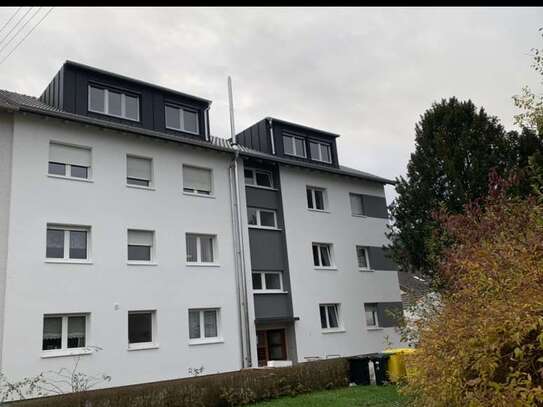 Sanierte 3-Zimmer-Wohnung mit Einbauküche Balkon und Garte mitbenutzen in Plüderhausen