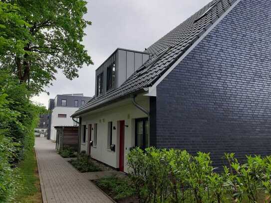 Moderne DHH im Stadtteil NMS-GADELAND mit hochwertiger Ausstattung, Studio und Terrasse!
