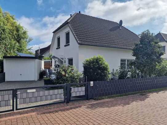 Hübsches Haus, kleiner Garten, schönes Leben am Ende einer ruhigen Sackgasse