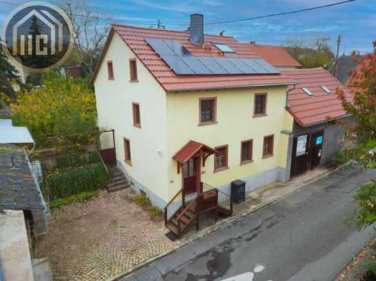 Heimeliges Haus mit Scheune und Garten