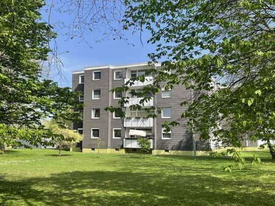 Moderne und gepflegte 4-Zimmer Eigentumswohnung mit großem Sonnenbalkon und Pkw-Einstellplatz