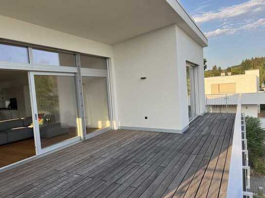 Penthouse-Wohnung mit Balkon und EBK in Eberstadt