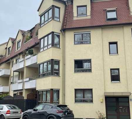 Individuelle, gepflegte 3-Raum-Erdgeschosswohnung mit Terrasse in Augsburg