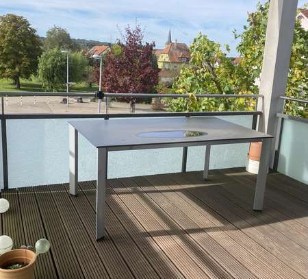 Schöne, ruhige 3-Zimmer-Wohnung mit gehobener Innenausstattung mit Balkon und EBK in Tamm