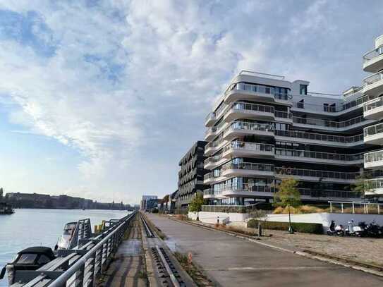 Luxuriöses Apartment an der Spree mit großer Sonnen-Dachterrasse